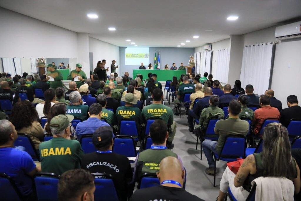 Será a primeira edição do programa no estado após vencer o Prêmio Innovare em 2024
Santana do Ipanema/AL – A Fiscalização Preventiva Integrada da Bacia Hidrográfica do Rio São Francisco (FPI do Rio São Francisco) inicia, nesta segunda-feira (18), a sua 15ª etapa em defesa do “Velho Chico” e da população ribeirinha no Estado de Alagoas. Com foco em municípios do Sertão Alagoano, as ações de campo da FPI alcançarão centenas de pontos de interesse nas próximas duas semanas, culminando numa audiência aberta ao público no dia 30 de agosto, às 8h, na Escola Maria Augusta Silva de Melo, em Olho d’Água da Flores.